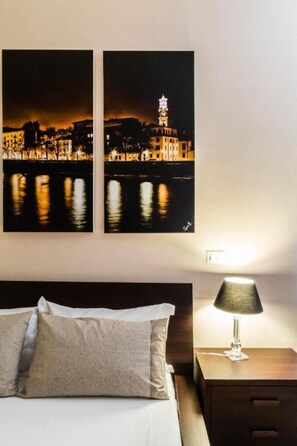 1 slaapkamer, een strijkplank/strijkijzer, wifi, beddengoed