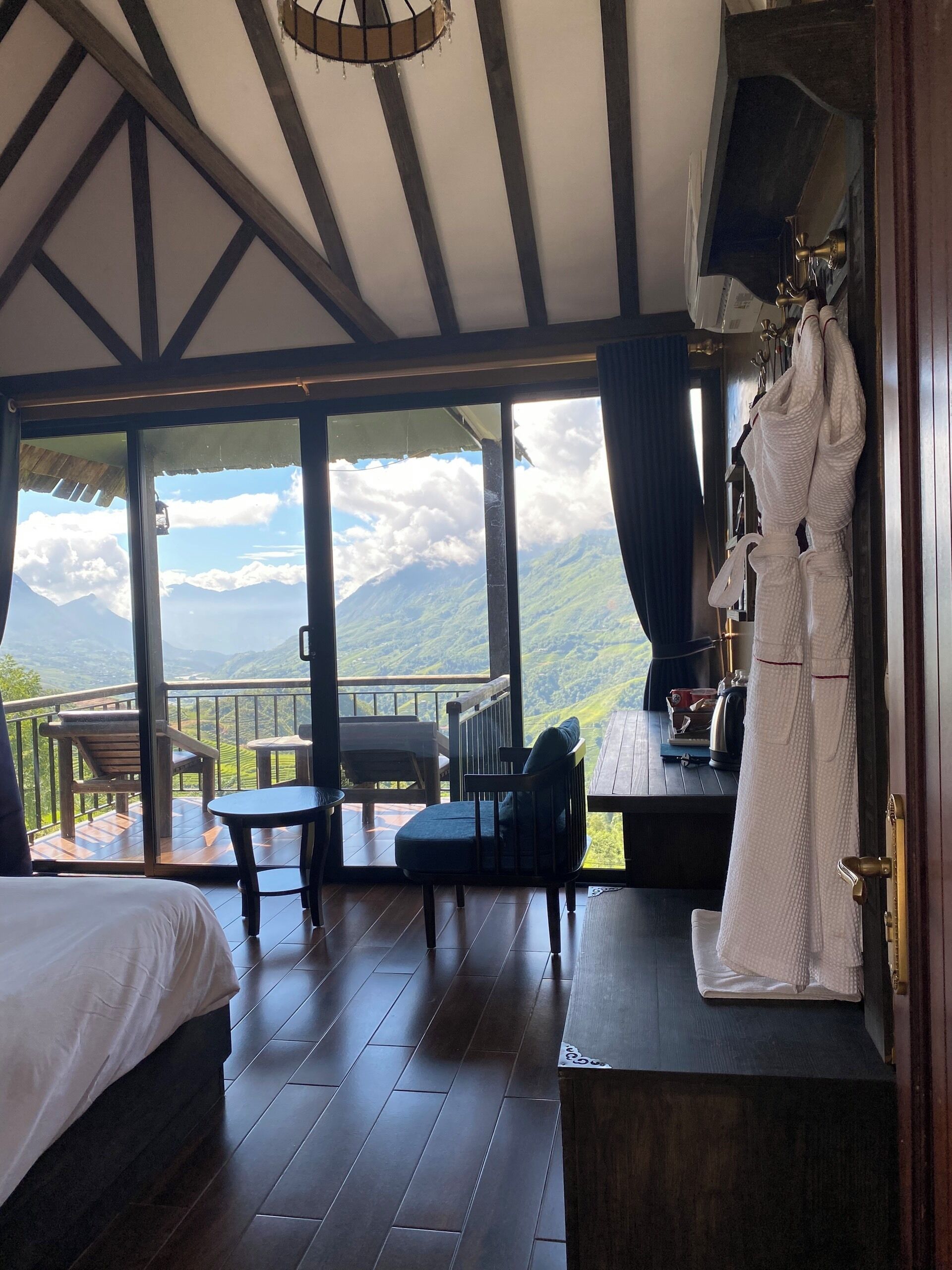 Deluxe Double Room, Valley View | Desk, blackout drapes, soundproofing, iron/ironing board