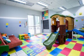 Children’s area - Bright and Cozy 3  Bedroom (Miami)