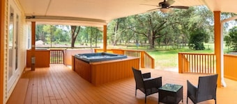 Ginnie Springs Hidden Scuba Oasis Retreat! Only 1 minute from Ginnie Springs