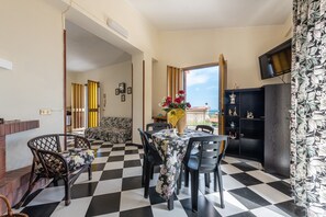 Dining - Vacation Home "Zina" with Sea View, 2 Private Terraces & 2 Balconies (Altavilla milicia)