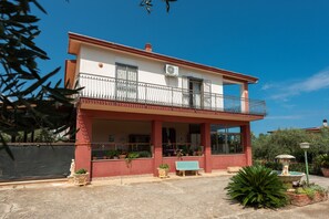 Exterior - Vacation Home "Zina" with Sea View, 2 Private Terraces & 2 Balconies (Altavilla milicia)