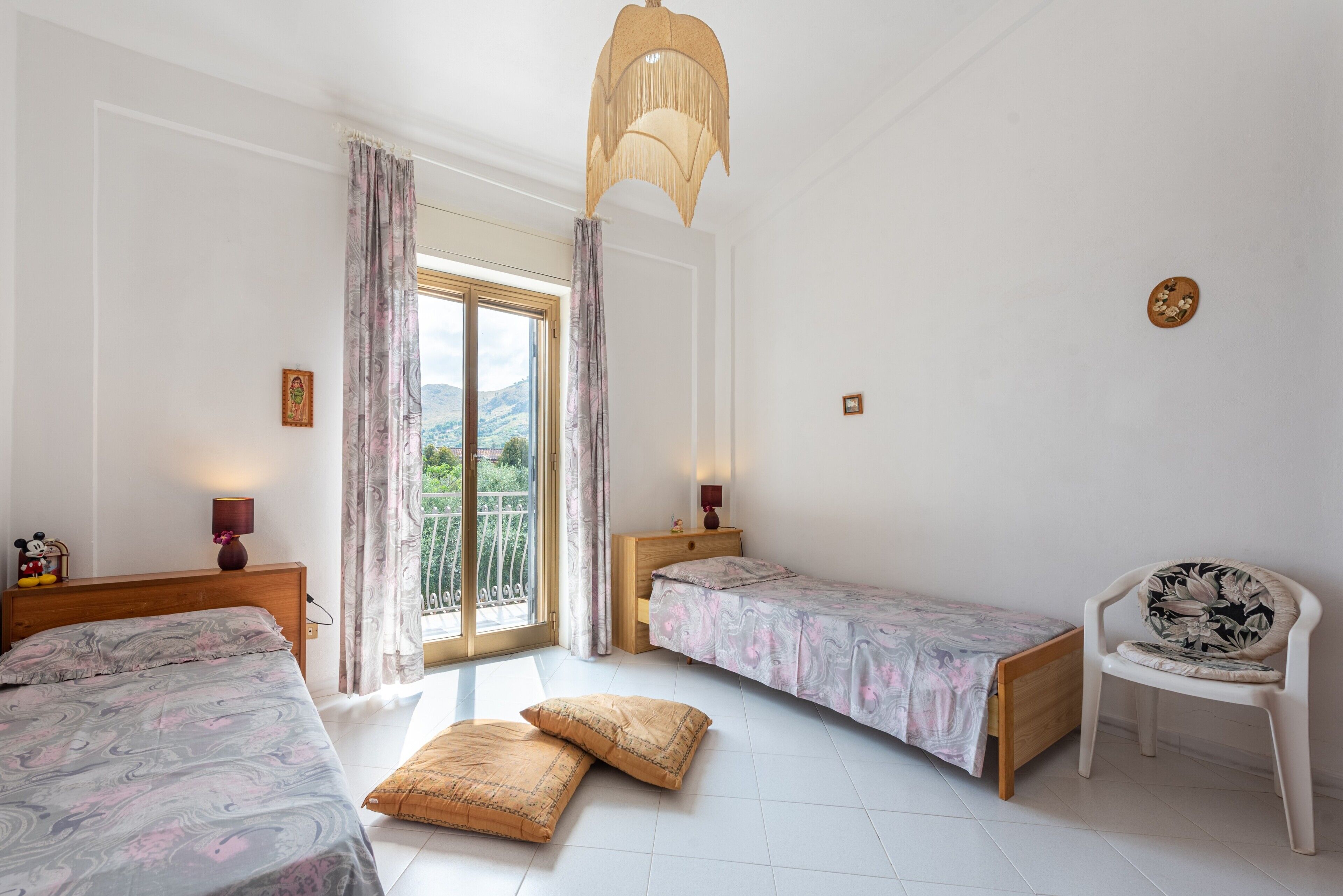 2 bedrooms, bed sheets