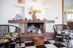 Interior - Vacation Home "Zina" with Sea View, 2 Private Terraces & 2 Balconies (Altavilla milicia)