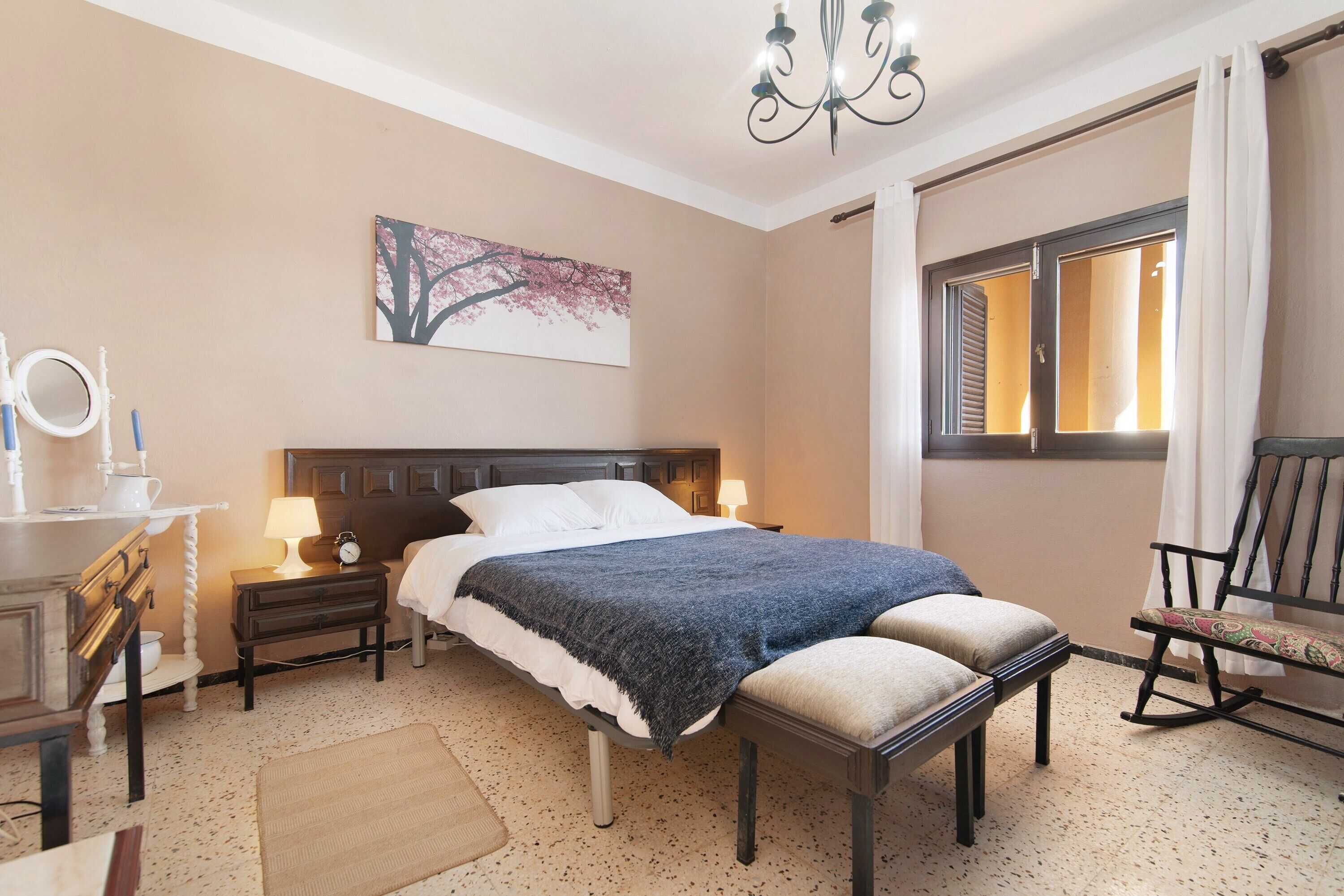 1 dormitorio, tabla de planchar con plancha, wifi gratis y ropa de cama