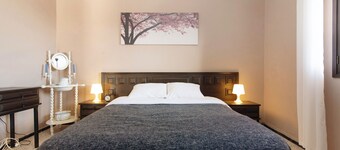 Vacation Rental 'Brownie Apartment' with Sea View, Private Terrace and Wi-Fi