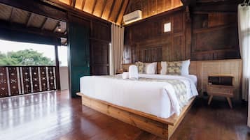 Villa | 2 habitaciones, caja de seguridad en la habitación y escritorio