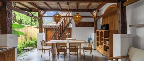 Villa | Dining room