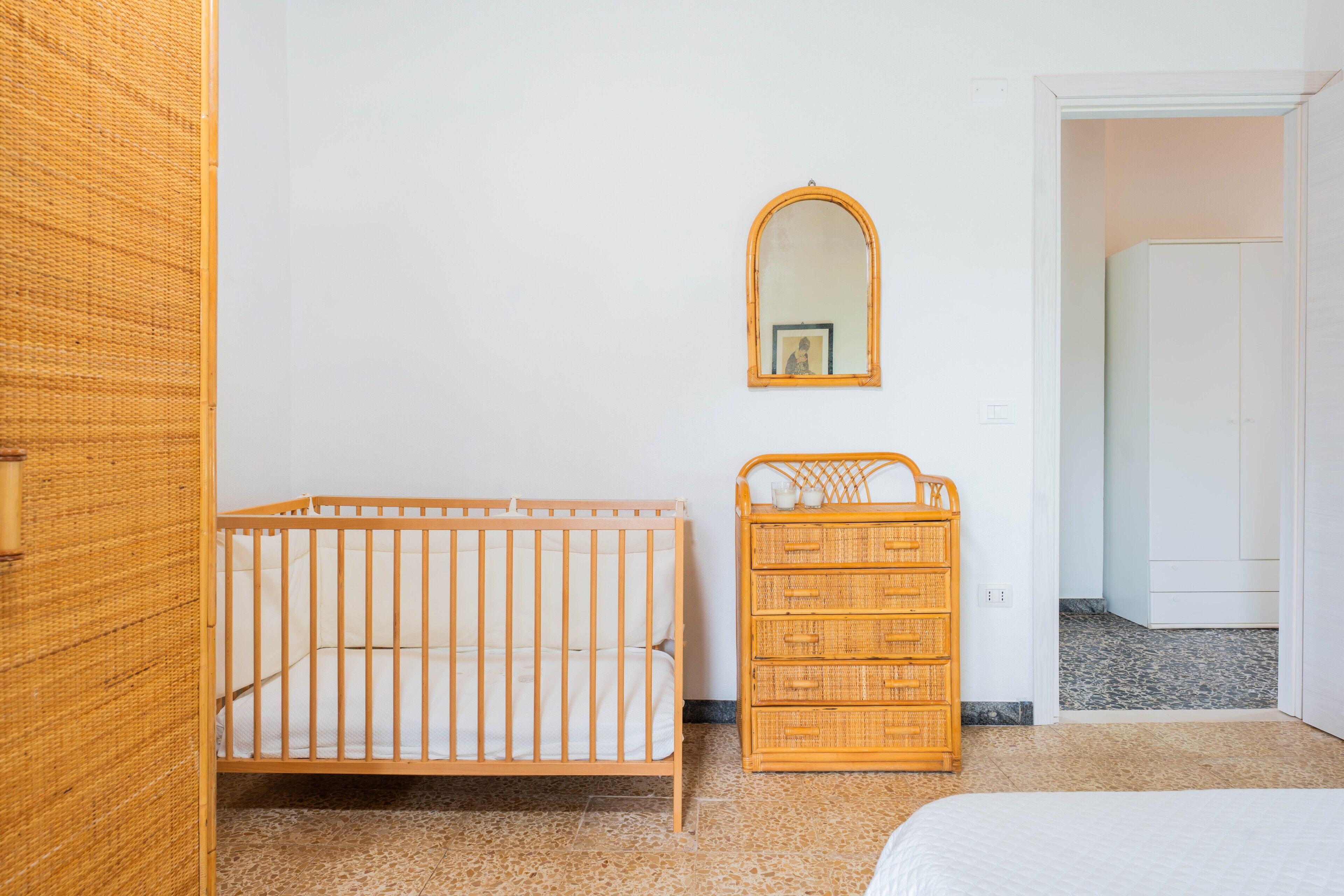 1 soveværelse, strygejern/strygebræt, sengetøj