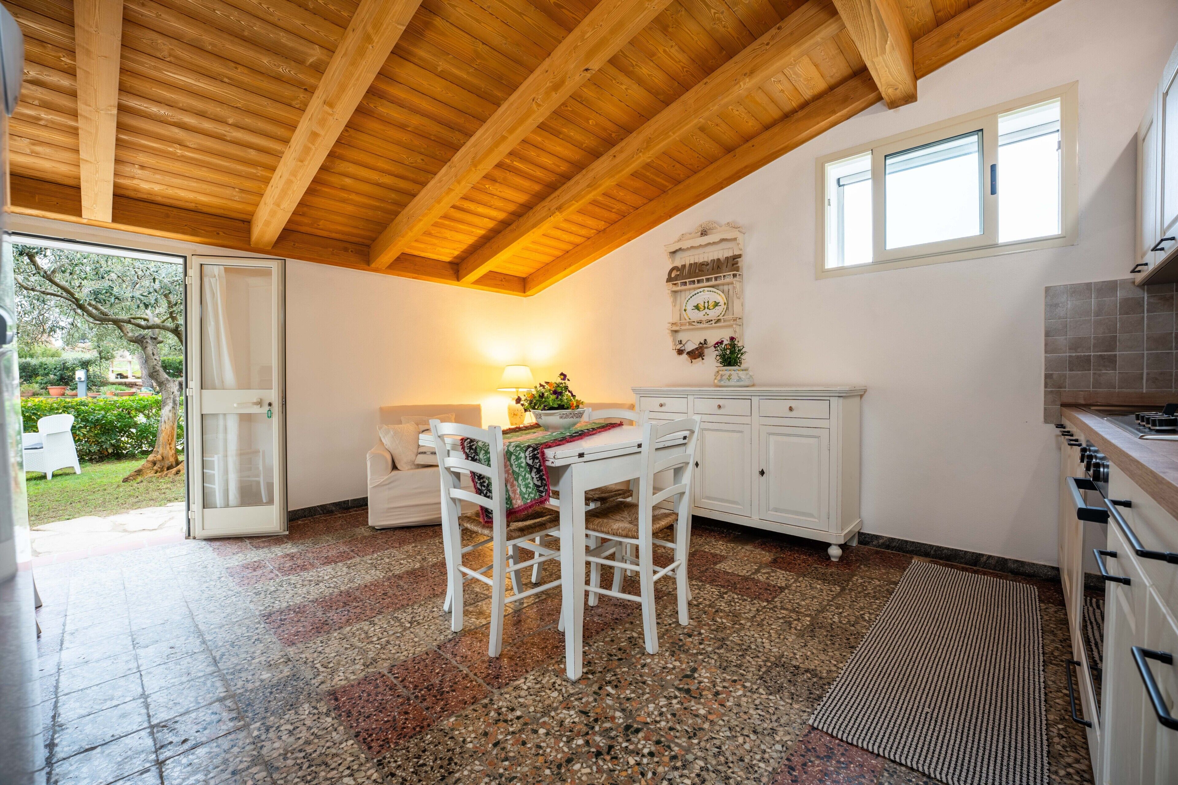 Microwave, oven, stovetop, coffee/tea maker