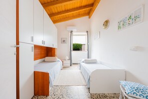 1 Schlafzimmer, Bügeleisen/Bügelbrett, Bettwäsche