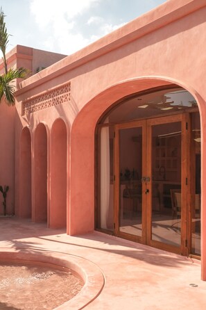 บริเวณภายนอก