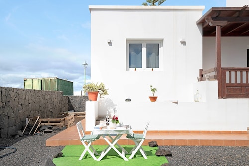 Holiday Apartment 'Casa Rosi' with Private Terrace and Wi-Fi