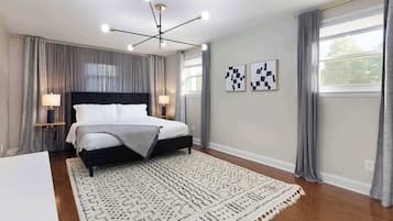 4 soverom, skrivebord, strykejern/-brett og wi-fi