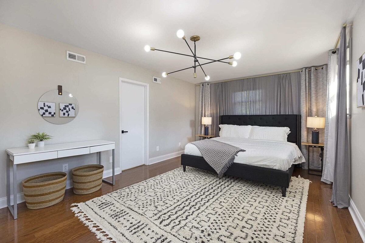 Charming 4 BR in Great Location - SouthPark