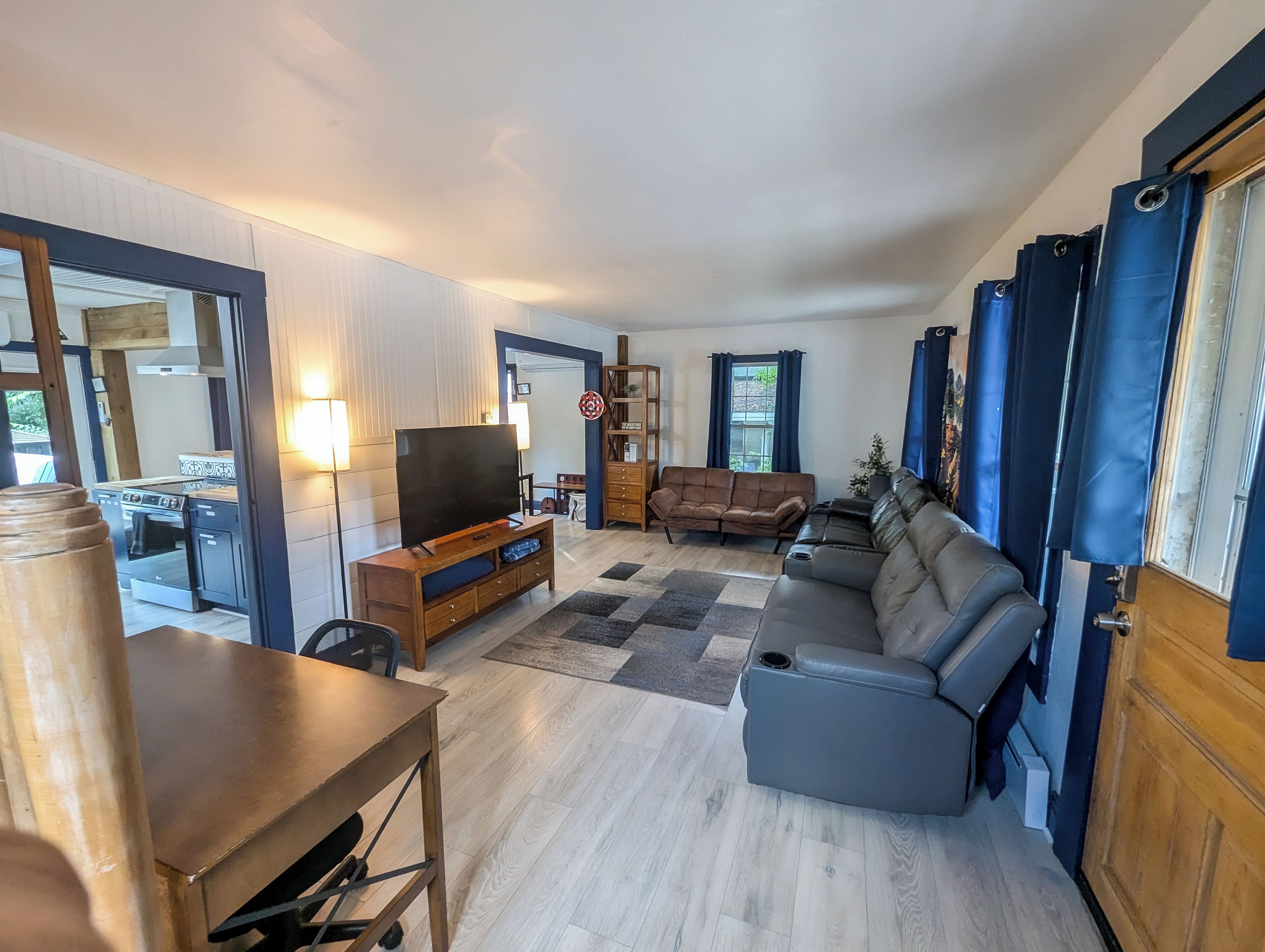 Smart TV, fireplace, video games, ping pong