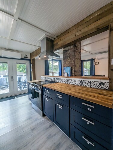 Modern Downtown 12ppl Hot Tub Fire Pit Games