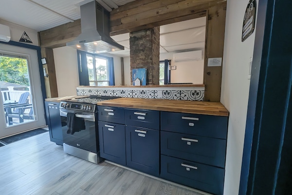 Frigorifero, microonde, forno, piano cottura