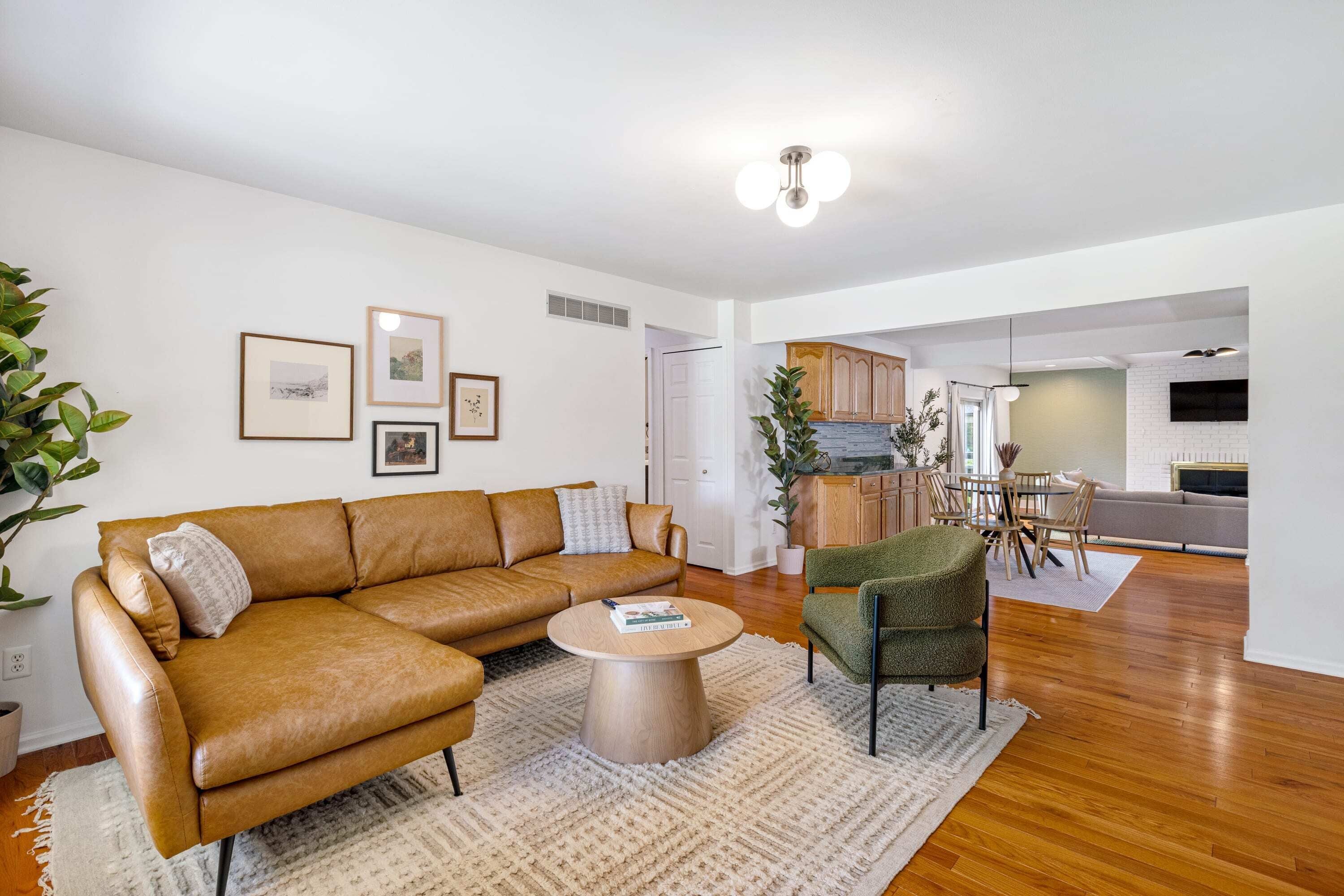 TV, peis, kontorer og PC-skjermer