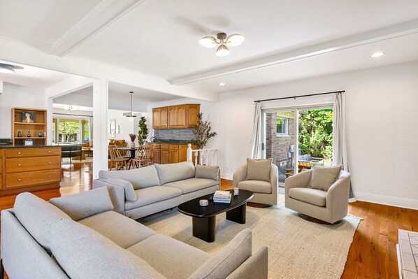 TV, fireplace, offices, computer monitors