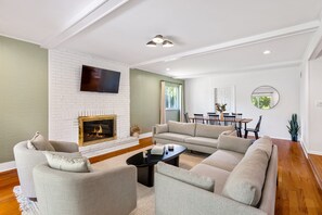 TV, fireplace, offices, computer monitors