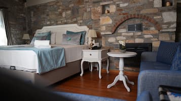 Chambre Deluxe | 1 chambre, coffres-forts dans les chambres, bureau