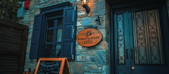 Domatia Stone Hotel