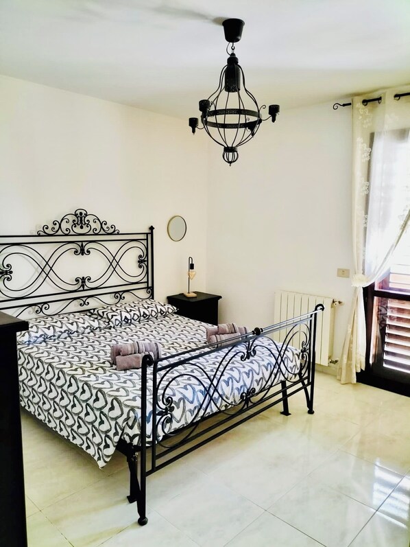 2 bedrooms, in-room safe, desk, iron/ironing board - Vacation home - Tourist rental "Belvedere House Holiday Syracuse Ortigia" (Siracusa)