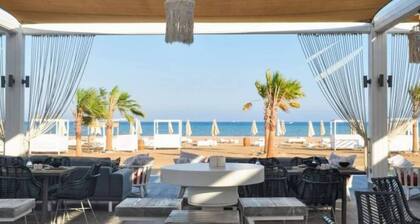 Mangroovy Magic: Beachfront 1BR Oasis w/Pool View -M3-3A-13