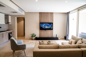 TV, ping pong - Mangroovy Magic: Beachfront 1BR Oasis w/Pool View -M3-3A-13 (Gouna)