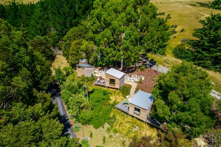 Exterior. Russell's Cabins