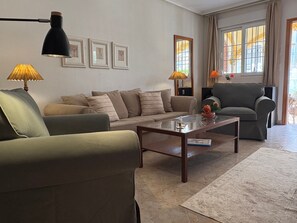 TV - Charming year-round villa featuring a private solarium and an adjacent pool. Perfect for pet owners (Playa Flamenca)