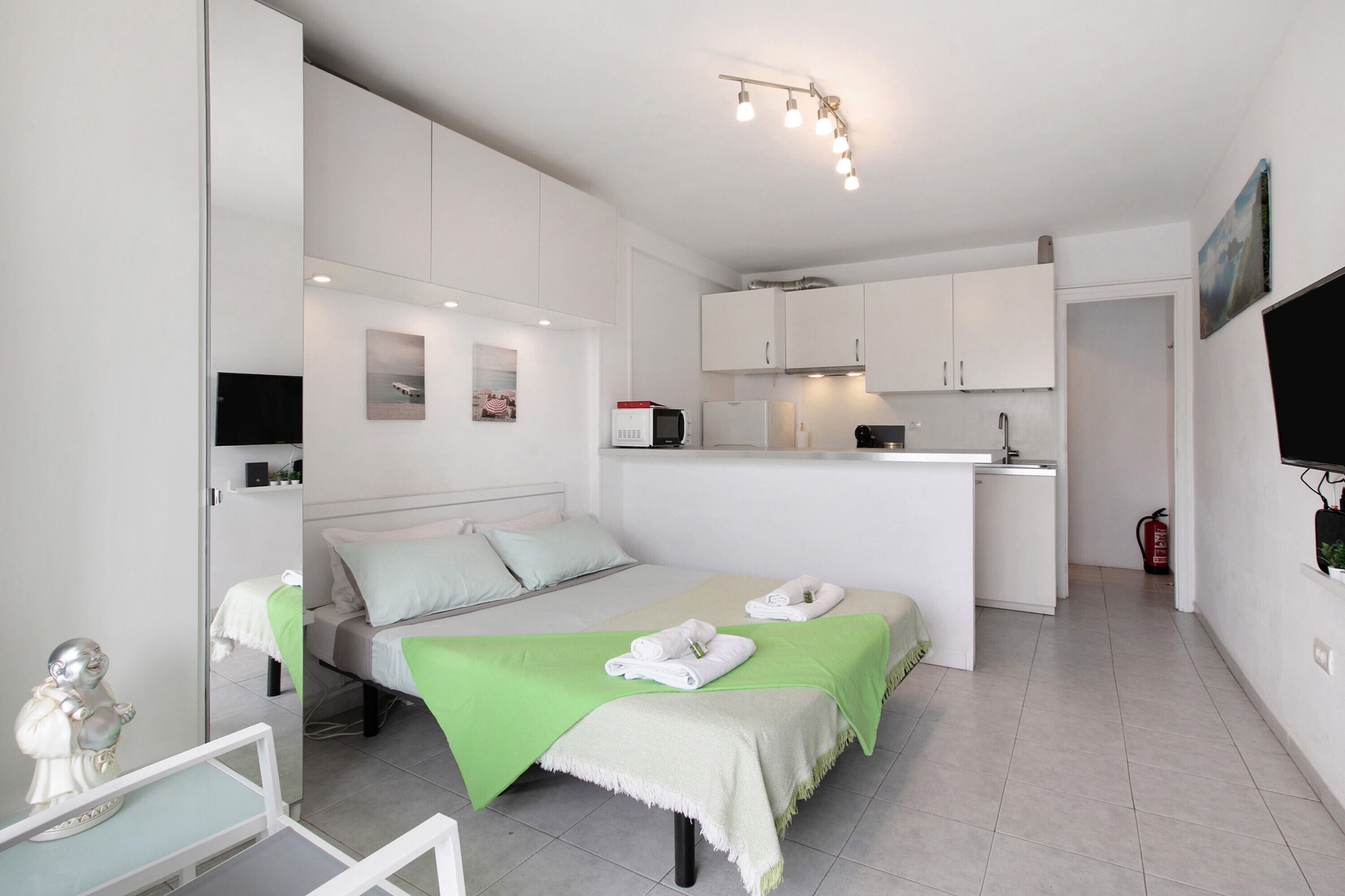 1 slaapkamer, een strijkplank/strijkijzer, gratis wifi, beddengoed