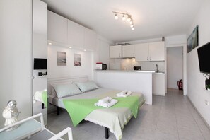 1 camera, ferro/asse da stiro, Wi-Fi gratuito, lenzuola