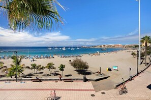 On the beach - Vacation Home 'Bonamar' with Sea View, Wi-Fi and Air Conditioning (Arona)