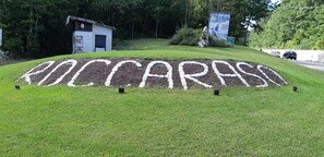 Property grounds - Vacation Home "Residence Fonte Eremita" with Mountain View, Shared Garden & Wi-Fi (Roccaraso)