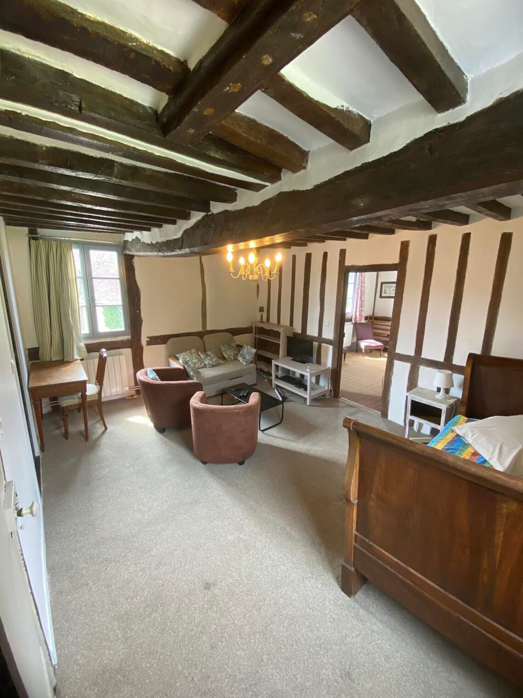 1 chambre, fer et planche à repasser, Wi-Fi gratuit, draps fournis