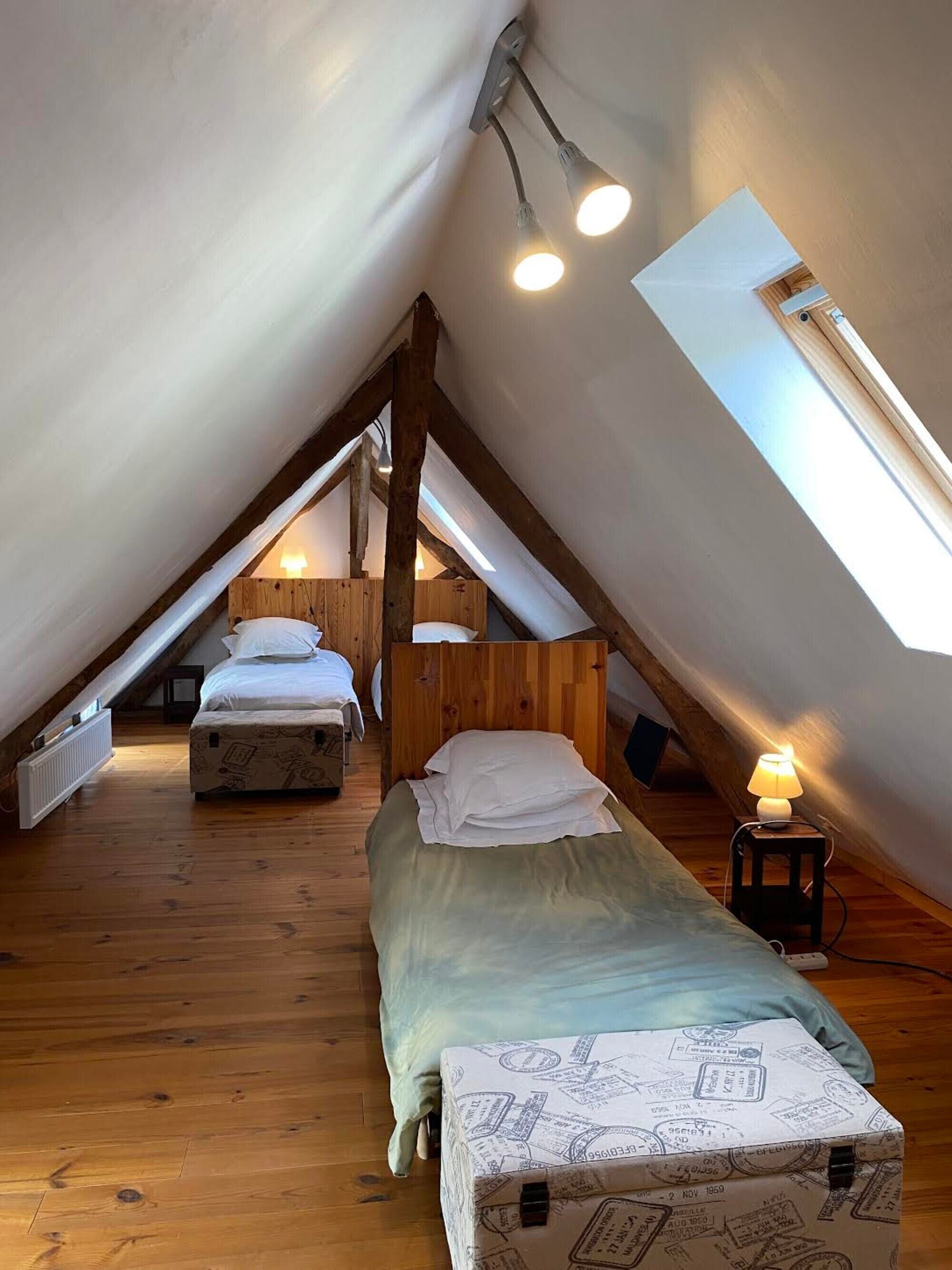 1 slaapkamer, een strijkplank/strijkijzer, gratis wifi, beddengoed