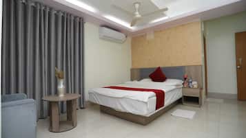 Habitación económica | 1 habitación, escritorio y espacio para trabajar con laptop