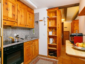 Fridge, oven, dishwasher, toaster