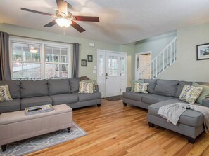 Smart TV, video games - Asheville Cottage Retreat by AvantStay | A+ Charm (Fairview)