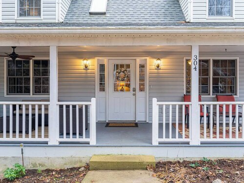 Asheville Cottage Retreat by AvantStay | A+ Charm