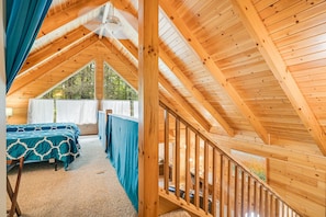 4 bedrooms, free WiFi, bed sheets, wheelchair access