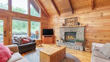 TV connectée, cheminée, baby-foot, espaces bureaux