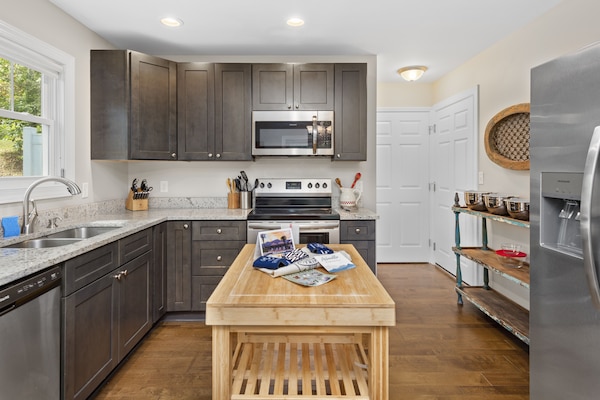 KĂŒhlschrank, Mikrowelle, Ofen, Herdplatte