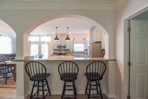 Fridge, microwave, oven, stovetop - Riverside Ranch by AvantStay | Mins to Downtown (Arden)