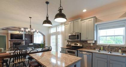 Riverside Ranch by AvantStay | Mins to Downtown
