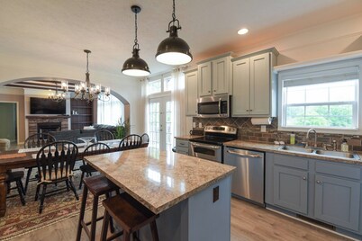 Riverside Ranch by AvantStay | Mins to Downtown