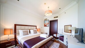 Apartamento Deluxe | Caja fuerte, cortinas opacas, tabla de planchar con plancha