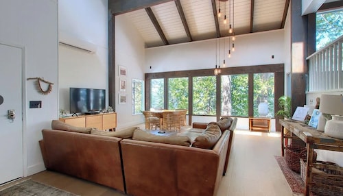 Sunset Retreat NEW LISTING. Inside Yosemite PARK! Close to Half Dome, Ski Area